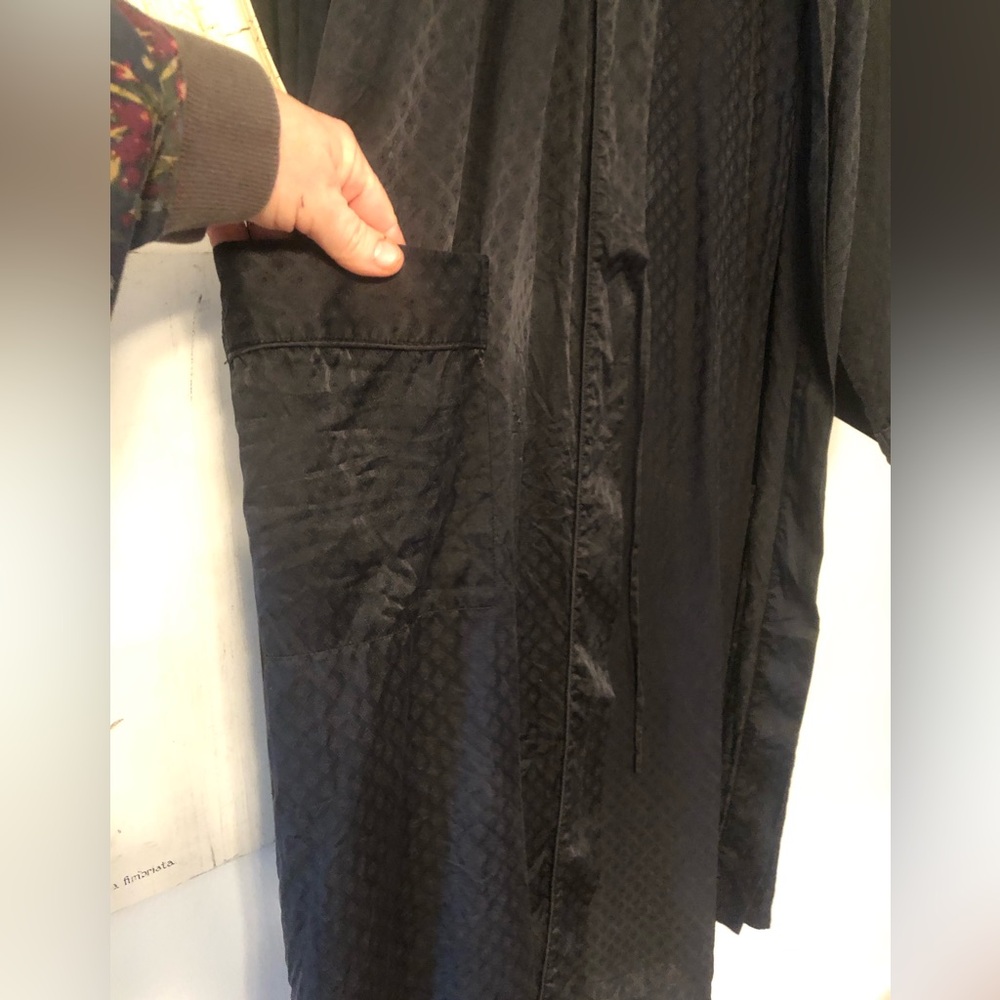💯 VINTAGE SILK ROBE👀👀 - Picture 4 of 11